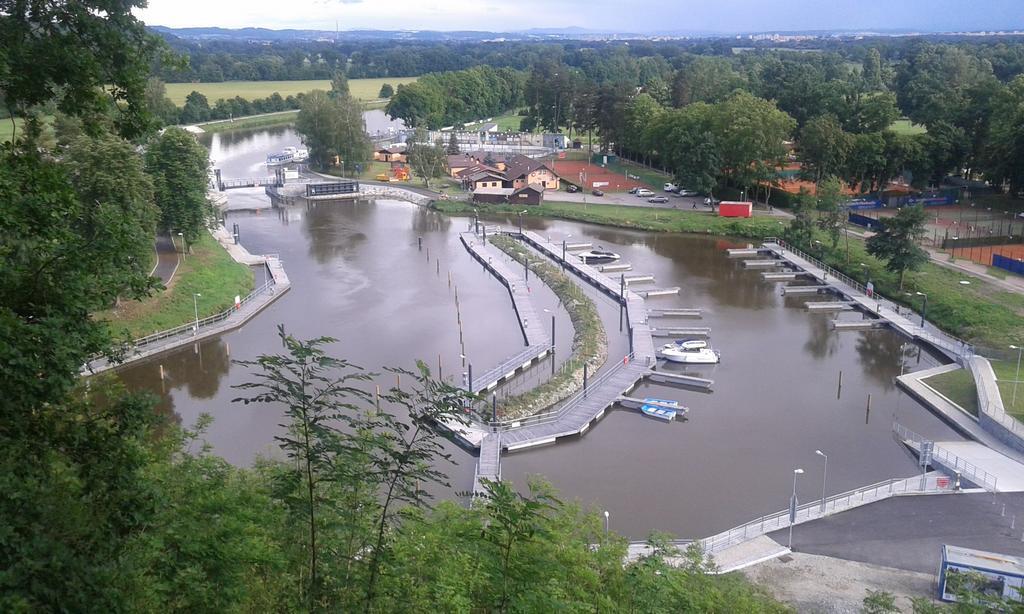 Sportcentrum Dvorak Villa Hluboka nad Vltavou Luaran gambar