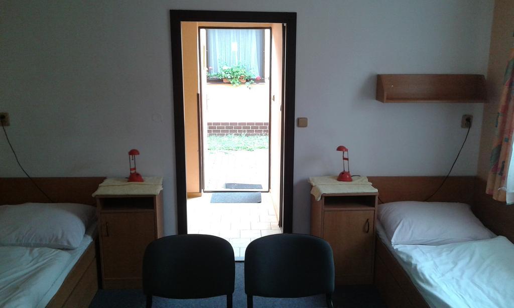 Sportcentrum Dvorak Villa Hluboka nad Vltavou Bilik gambar