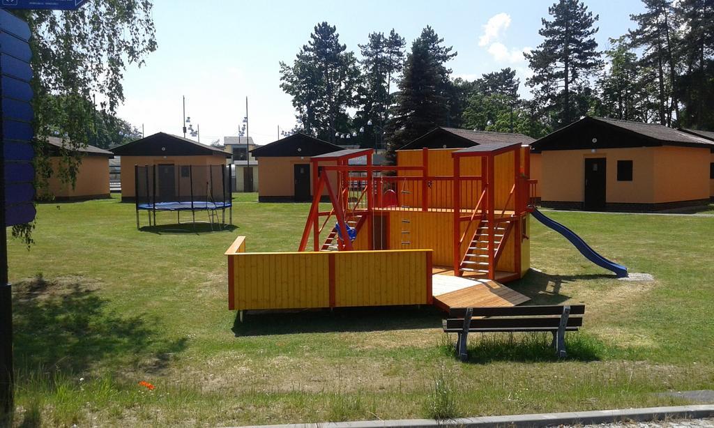 Sportcentrum Dvorak Villa Hluboka nad Vltavou Luaran gambar