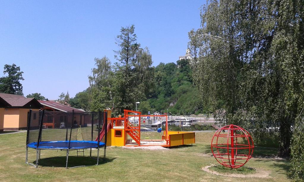 Sportcentrum Dvorak Villa Hluboka nad Vltavou Luaran gambar