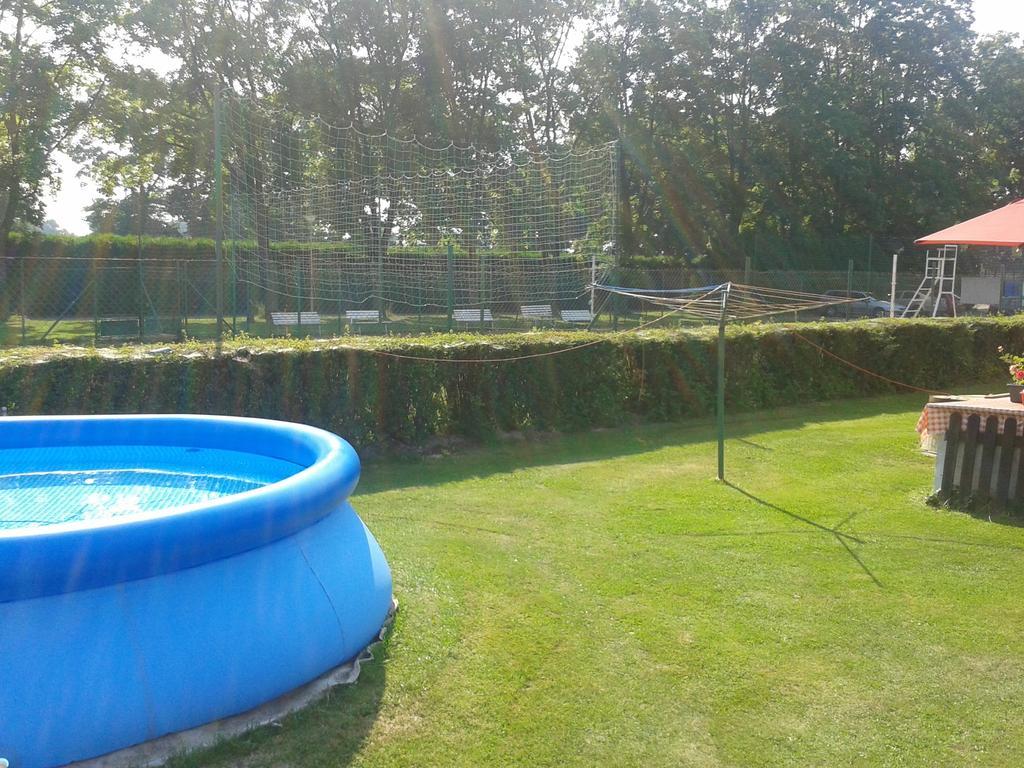 Sportcentrum Dvorak Villa Hluboka nad Vltavou Luaran gambar