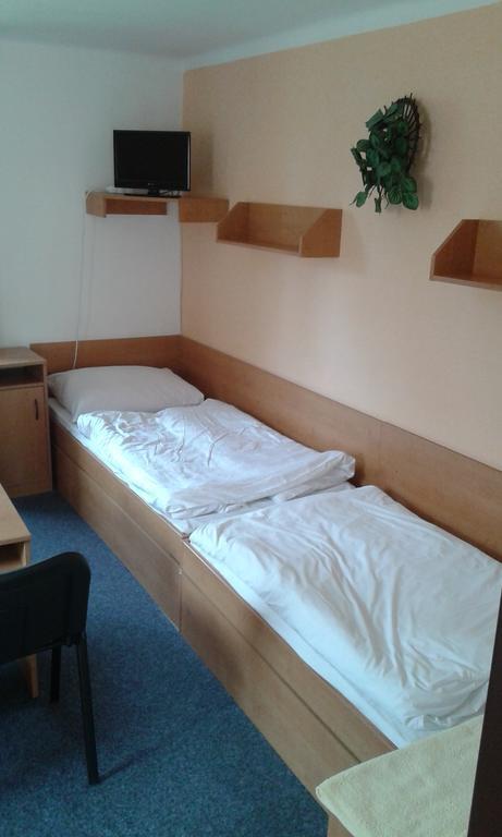 Sportcentrum Dvorak Villa Hluboka nad Vltavou Bilik gambar